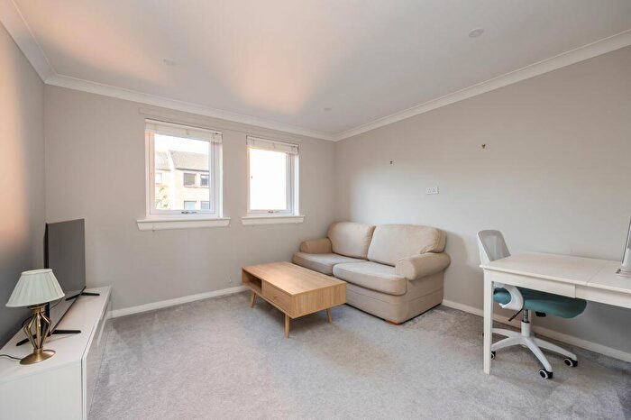 1 Bedroom Flat For Sale In / Coxfield, Edinburgh, EH11