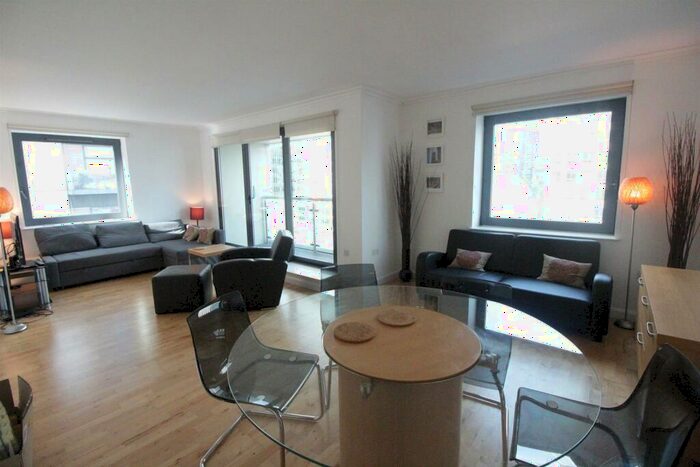 2 Bedroom Flat To Rent In Discovery Dock East, South Quay, E14