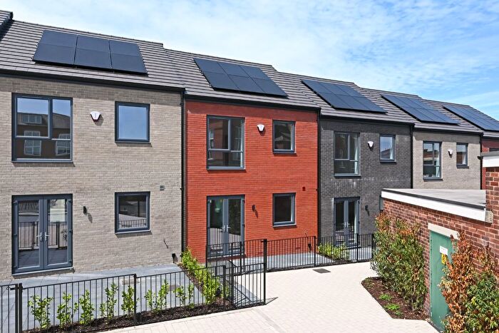 3 Bedroom Terraced House To Rent In Gills Mews, Wakefield, WF1