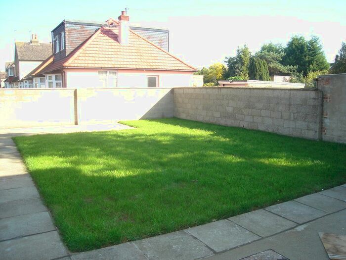 2 Bedroom Property To Rent In Ferndale Road, Ashford, Middlesex, TW15