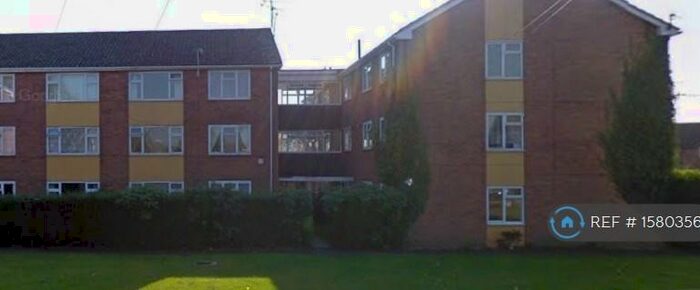 2 Bedroom Flat To Rent In St. Peters Road, Kineton, Warwick, CV35