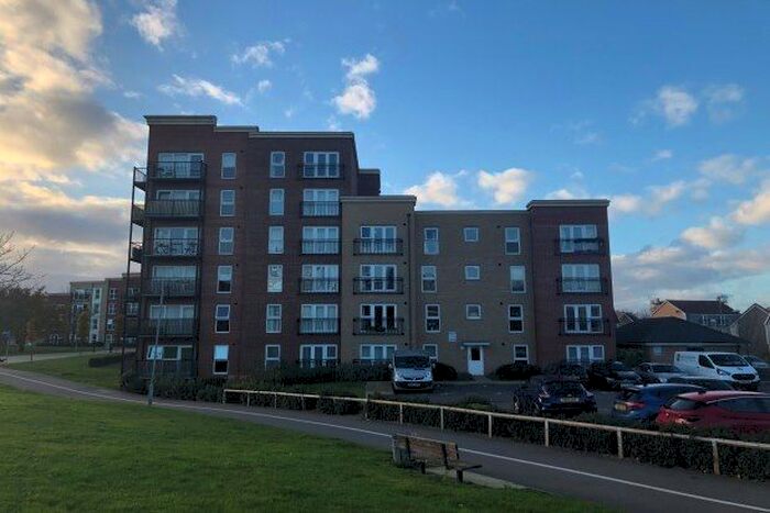2 Bedroom Flat To Rent In Blake Avenue, Basildon, SS14