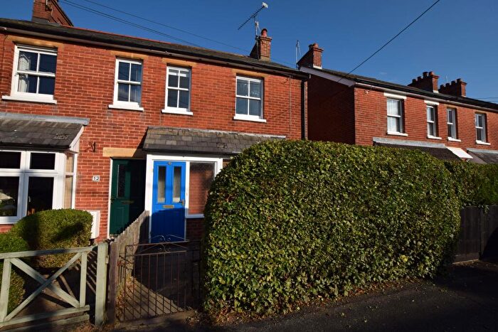 3 Bedroom Semi-Detached House To Rent In Kingsland Road, Alton, Hampshire, GU34