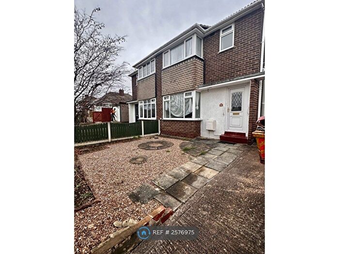 3 Bedroom Semi-Detached House To Rent In Woolgreaves Drive, Wakefield, WF2
