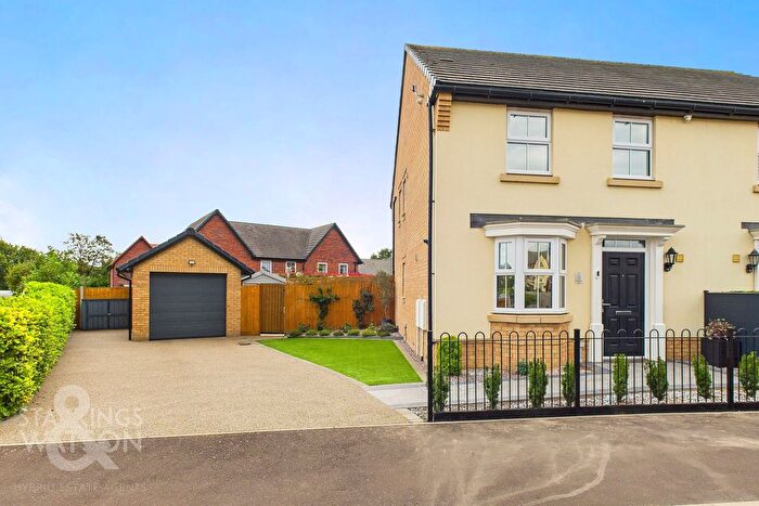 3 Bedroom Semi Detached House For Sale In Hardley Road, Poringland, Norwich, NR14