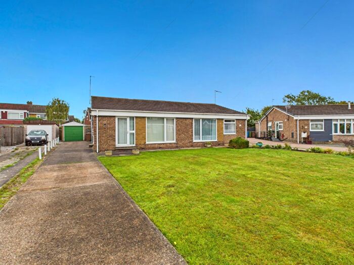 2 Bedroom Semi-detached Bungalow For Sale In St. Lawrence Avenue, Cottingham, HU16
