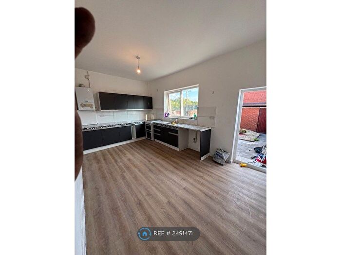 2 Bedroom End Of Terrace House To Rent In Bury Road, Manchester, BL2