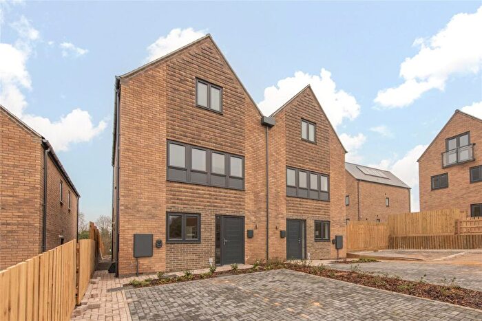 4 Bedroom Semi-Detached House For Sale In Black Horse Lodge, Oakridge Park, Milton Keynes, Buckinghamshire, MK14