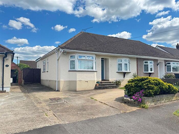 3 Bedroom Bungalow For Sale In Danbury Road, Rayleigh, SS6
