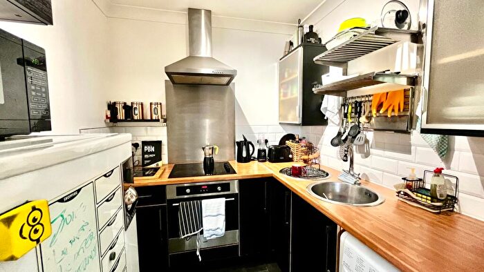 1 Bedroom Flat To Rent In Chessington Road, Epsom, KT19