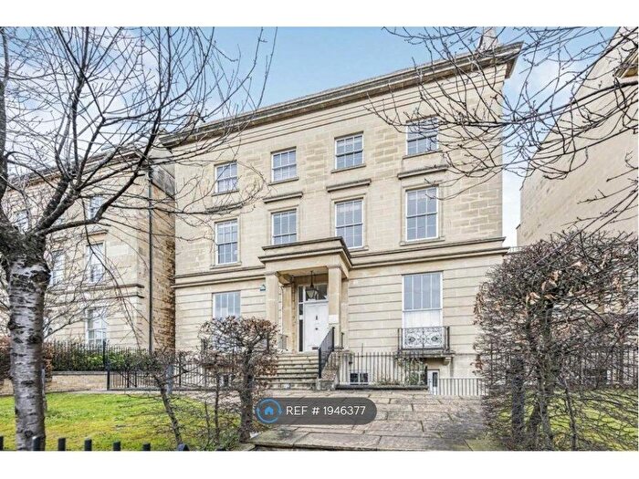 2 Bedroom Flat To Rent In Alexandra House, Reading, RG1