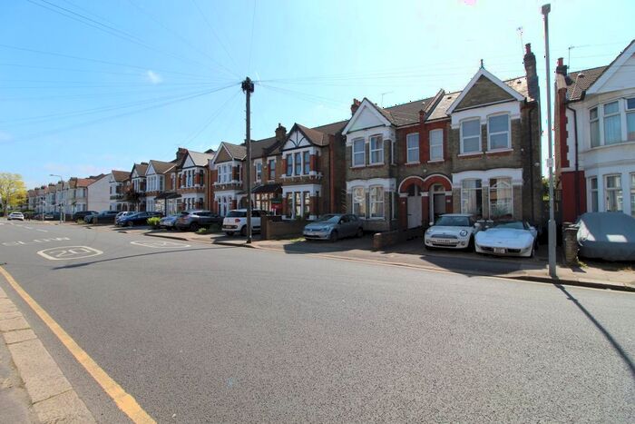 2 Bedroom Flat To Rent In Coventry Road, Ilford, IG1
