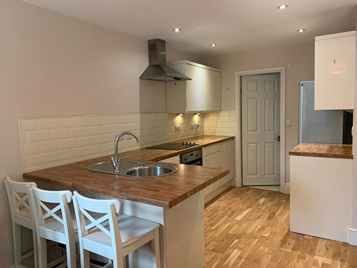 1 Bedroom Flat To Rent In Newton Road, Leeds, West Yorkshire, LS7