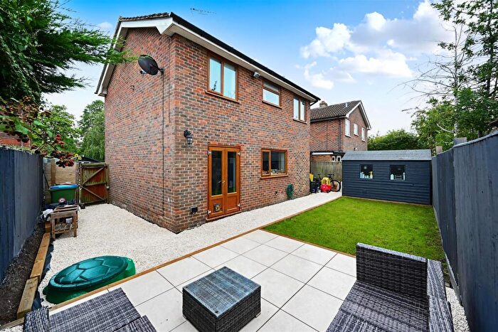 4 Bedroom Link Detached House For Sale In High Street, Partridge Green, Horsham, RH13