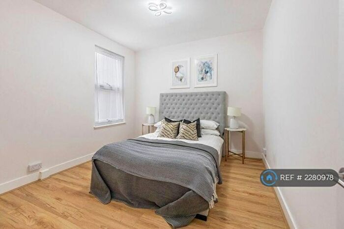 2 Bedroom Flat To Rent In Alliance Road, London, SE18
