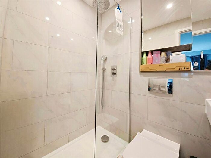 2 Bedroom Apartment For Sale In Wokingham Road, Bracknell, Berkshire, RG42