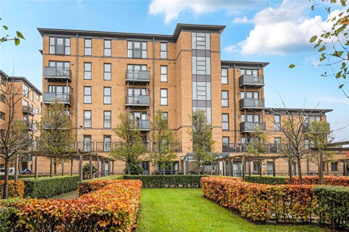 2 Bedroom Apartment For Sale In Spa Road, London, SE16