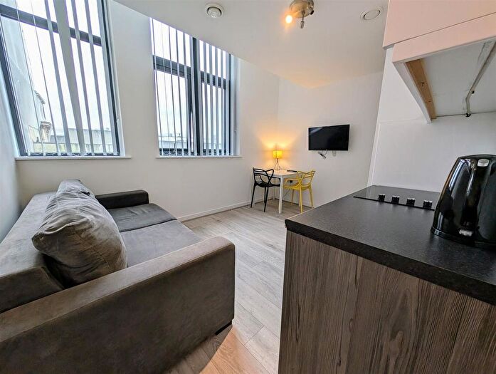 Studio To Rent In Parker Street, City Centre, L1