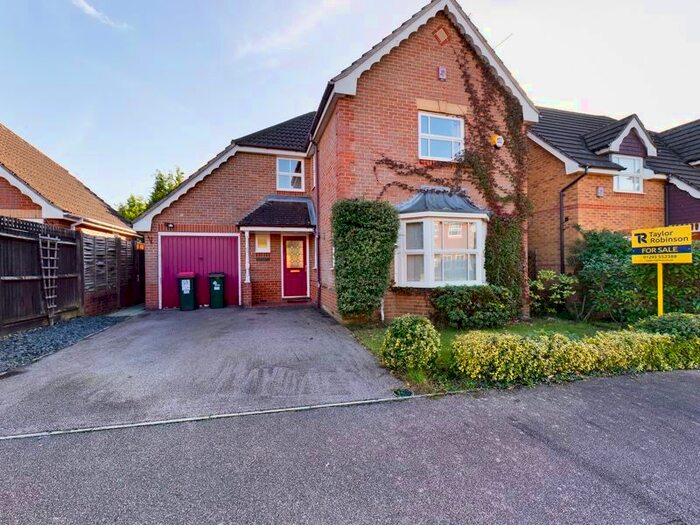 4 Bedroom Detached House To Rent In Henley Close, Maidenbower, Crawley, RH10