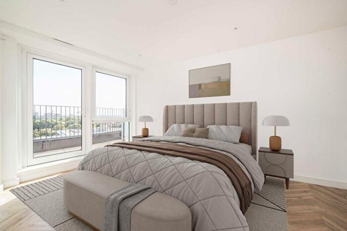 2 Bedroom Flat For Sale In Heritage Walk, Kingston Upon Thames, KT1