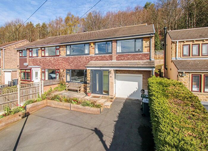 4 Bedroom Semi Detached House For Sale In High Street, Thornhill, Dewsbury, WF12