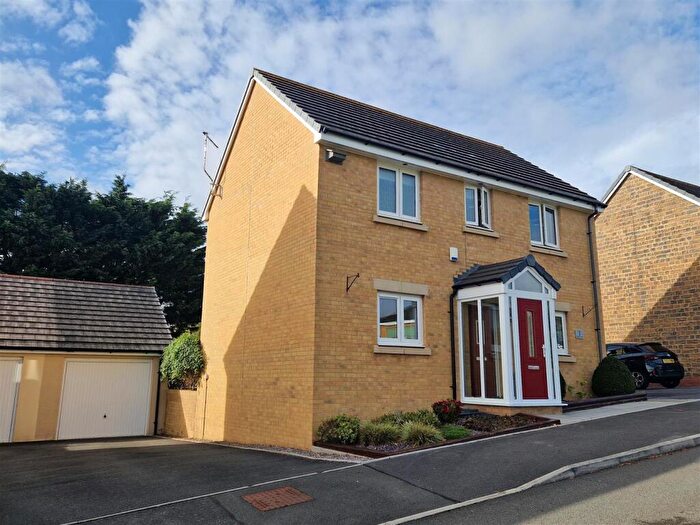 3 Bedroom Detached House For Sale In Cilgant Y Lein, Pyle, Bridgend, CF33