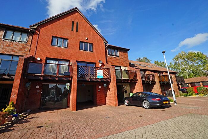 3 Bedroom Town House To Rent In Cadgwith Place, Port Solent, PO6