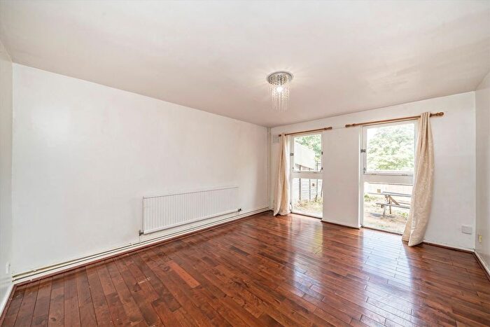 3 Bedroom Flat To Rent In Solomons Passage, Peckham, SE15