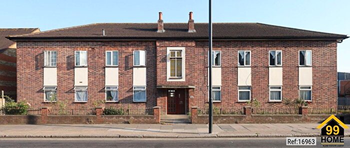2 Bedroom Flat For Sale In Mount Pleasant, Wembley, Middlesex, HA0