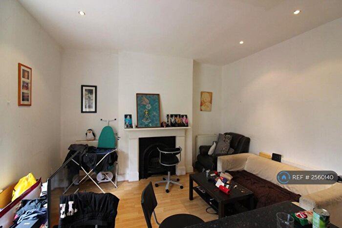 3 Bedroom Flat To Rent In Ribblesdale Road, London, N8