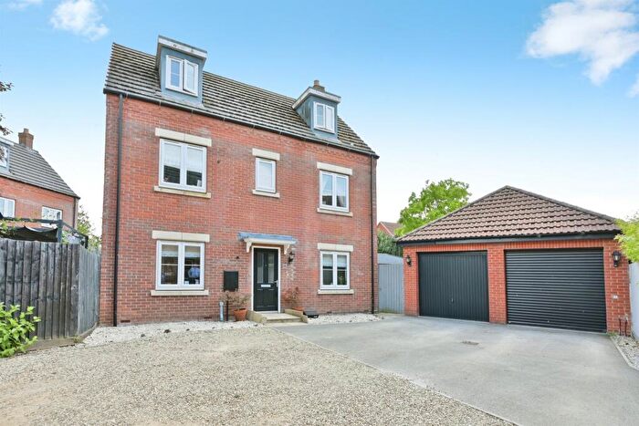 4 Bedroom Detached House For Sale In Towgood Close, Helpston, Peterborough, PE6