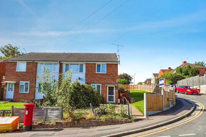 2 Bedroom Maisonette For Sale In Elaine Avenue, Rochester, Kent, ME2
