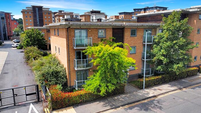 2 Bedroom Flat To Rent In Hawkins Road, Colchester, CO2