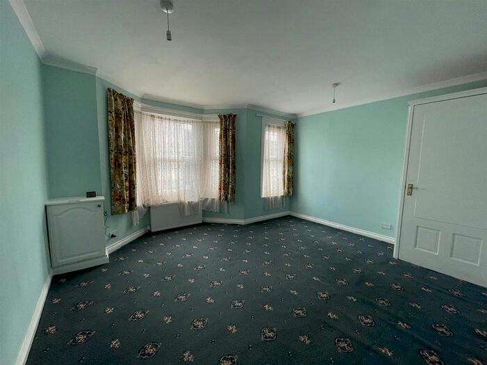 2 Bedroom Flat To Rent In Oswald Road, Southall, UB1