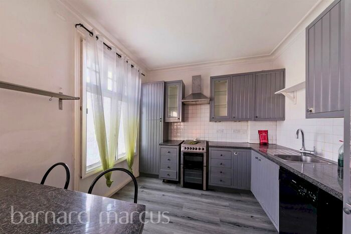 2 Bedroom Apartment To Rent In Brambledown Road, South Croydon, CR2