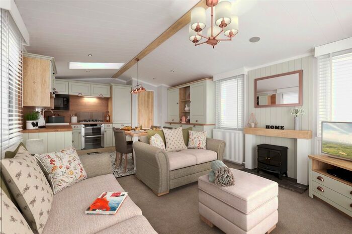 2 Bedroom Mobile/park Home For Sale In Maesmawr Farm Resort, Moat Lane, Caersws, Powys, SY17