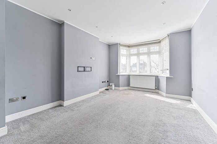 3 Bedroom Property For Sale In Waddington Way, Upper Norwood, London, SE19