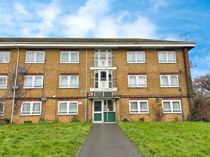 2 Bedroom Flat For Sale In Sedbergh Road, Southampton, SO16