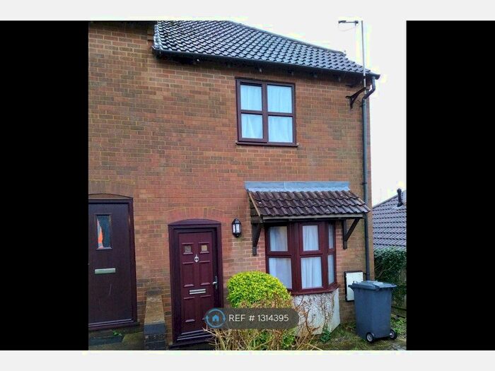 1 Bedroom End Of Terrace House To Rent In Lawsone Rise, High Wycombe HP13