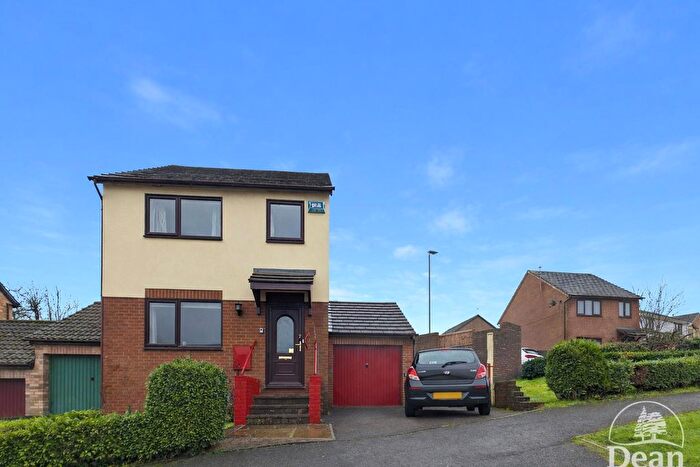 3 Bedroom Link Detached House For Sale In Fairways Avenue, Coleford, GL16