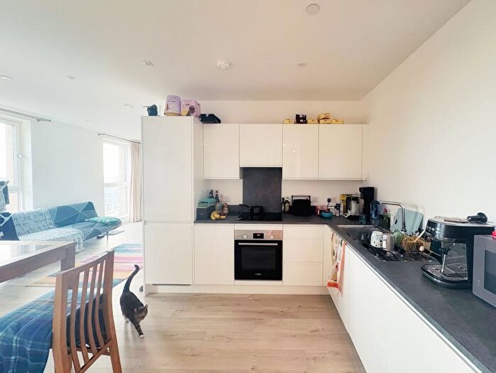 1 Bedroom Flat For Sale In Falconbrook Gardens, Silvertown Way, London, E16