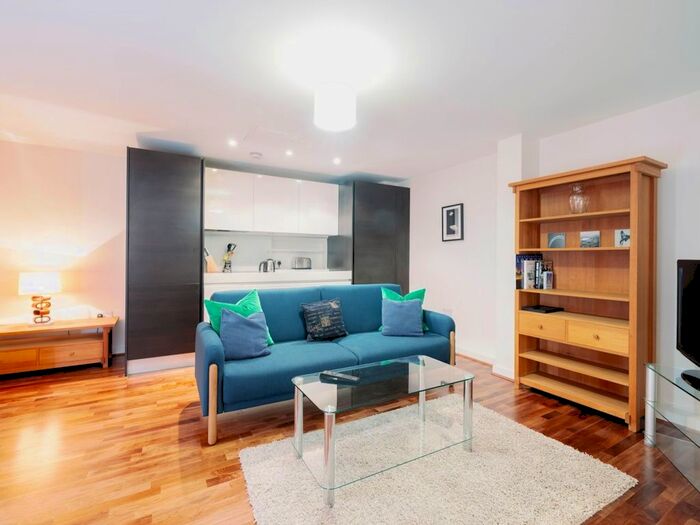 1 Bedroom Flat To Rent In Lamb's Passage, London, EC1Y