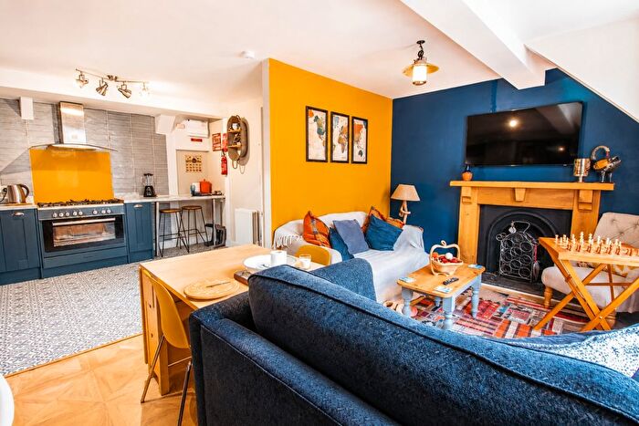 2 Bedroom Flat For Sale In Somerset Court, Fore Street, Fowey, Cornwall, PL23