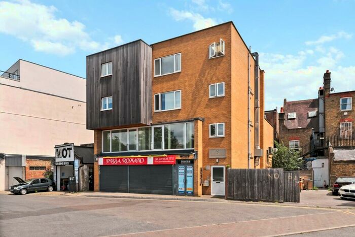 3 Bedroom Apartment To Rent In London Road, Mitcham, CR4