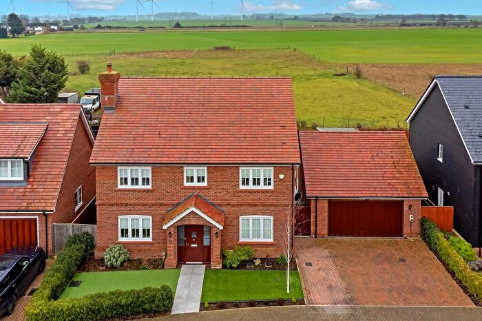 4 Bedroom Detached House For Sale In St Andrews Way, Langford, SG18