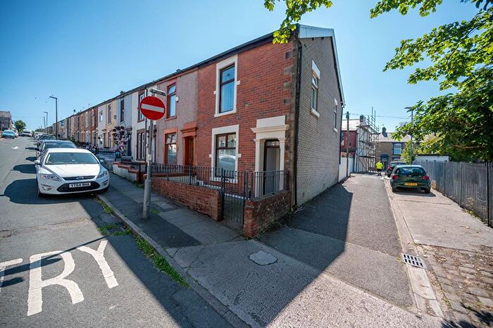 3 Bedroom End Of Terrace House For Sale In Gillibrand Street, Darwen, BB3
