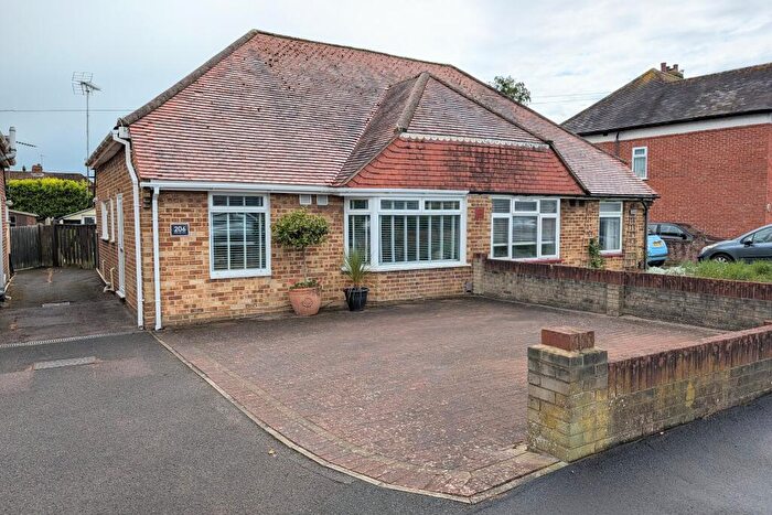 3 Bedroom Semi-Detached Bungalow For Sale In White Hart Lane, Portchester, PO16