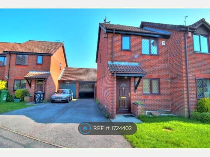 2 Bedroom Semi-Detached House To Rent In Balmoral Way, Basingstoke, RG22