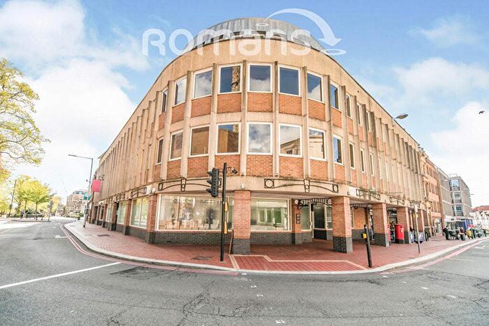 2 Bedroom Flat To Rent In Sussex House, The Forbury, Reading, RG1