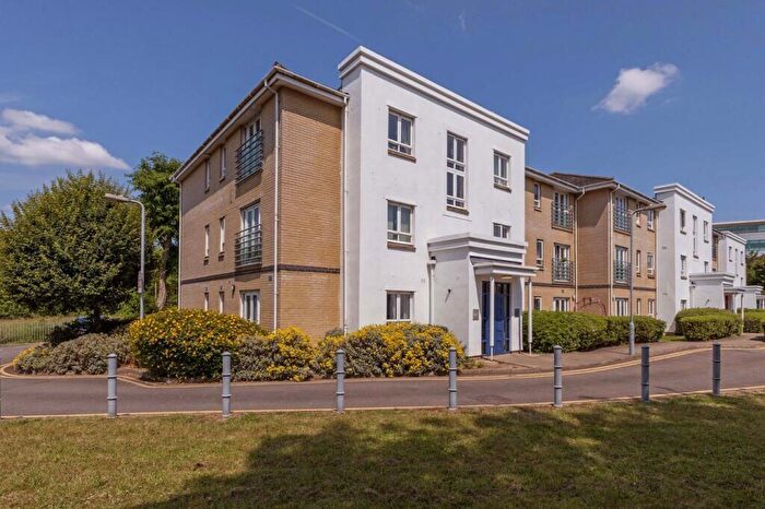 2 Bedroom Apartment For Sale In Sovereign Heights, Slough, Berkshire, SL3
